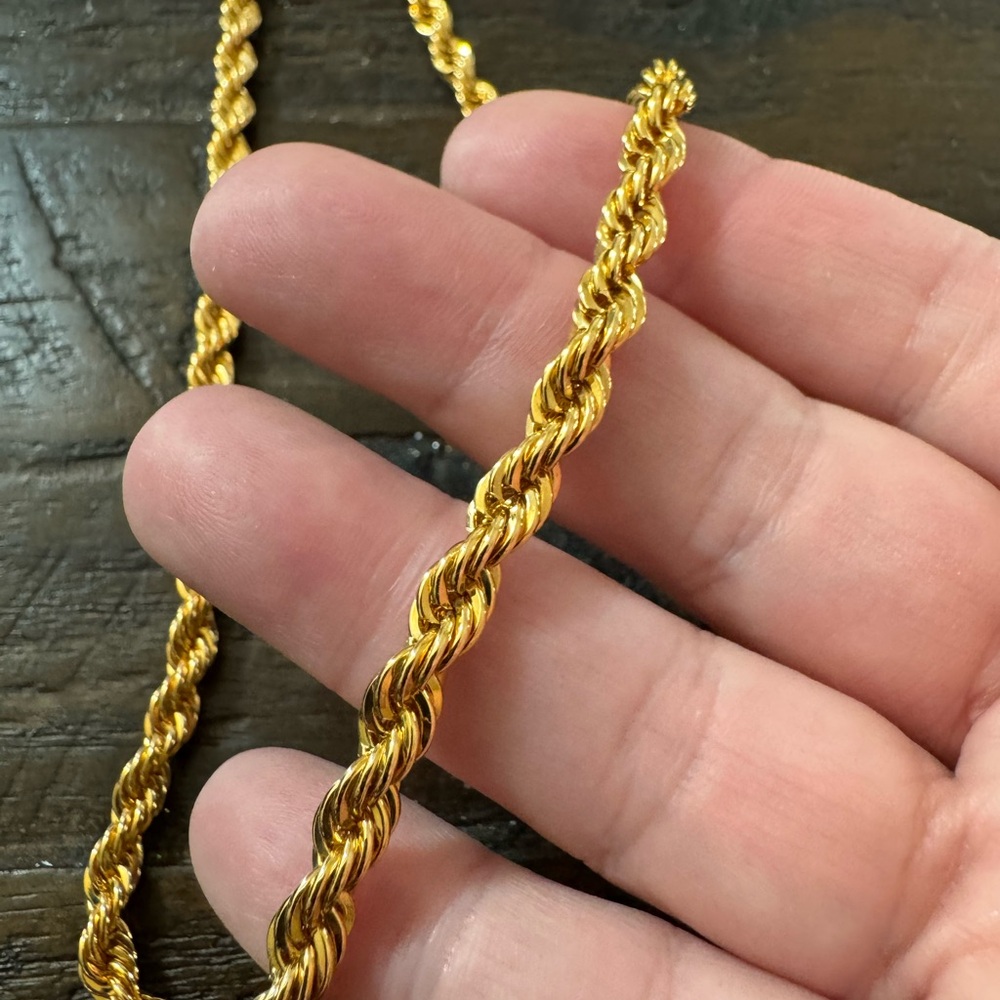 Elegant Gold Rope Chain Necklace